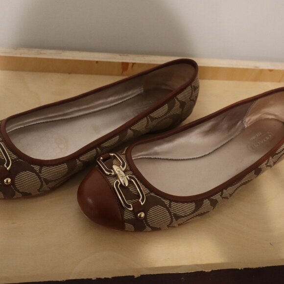 COACH Women's Monogram Slip on Flats - Size 8 - Picture 3 of 5